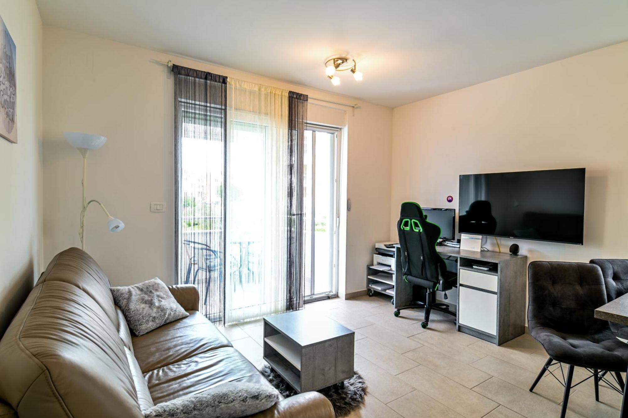 Apartment Uma *